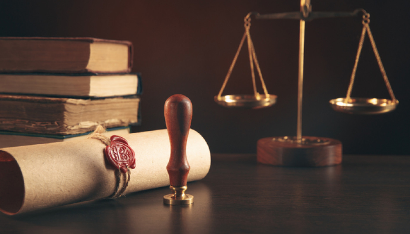 Quel avocat sur Perpignan est spécialisé en droit public ?